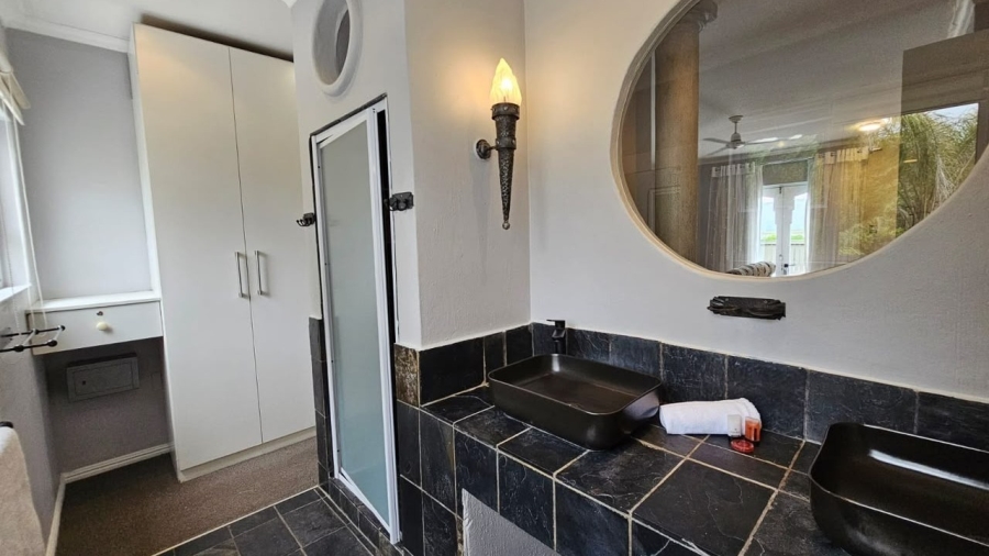 Commercial Property for Sale in Paradise Western Cape